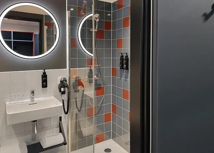 The Niu Clink Hotel 3*
