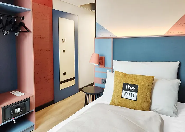 The Niu Clink Hotel
