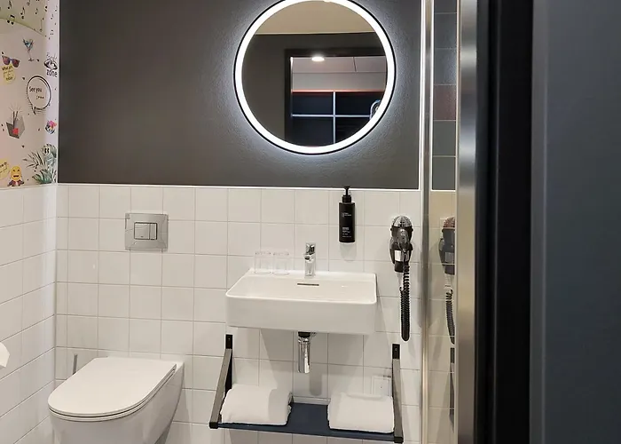 The Niu Clink Hotel 3*