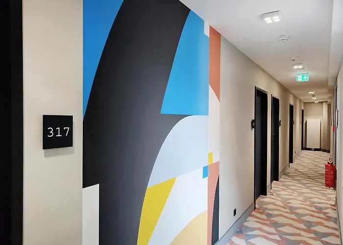 The Niu Clink Hotel